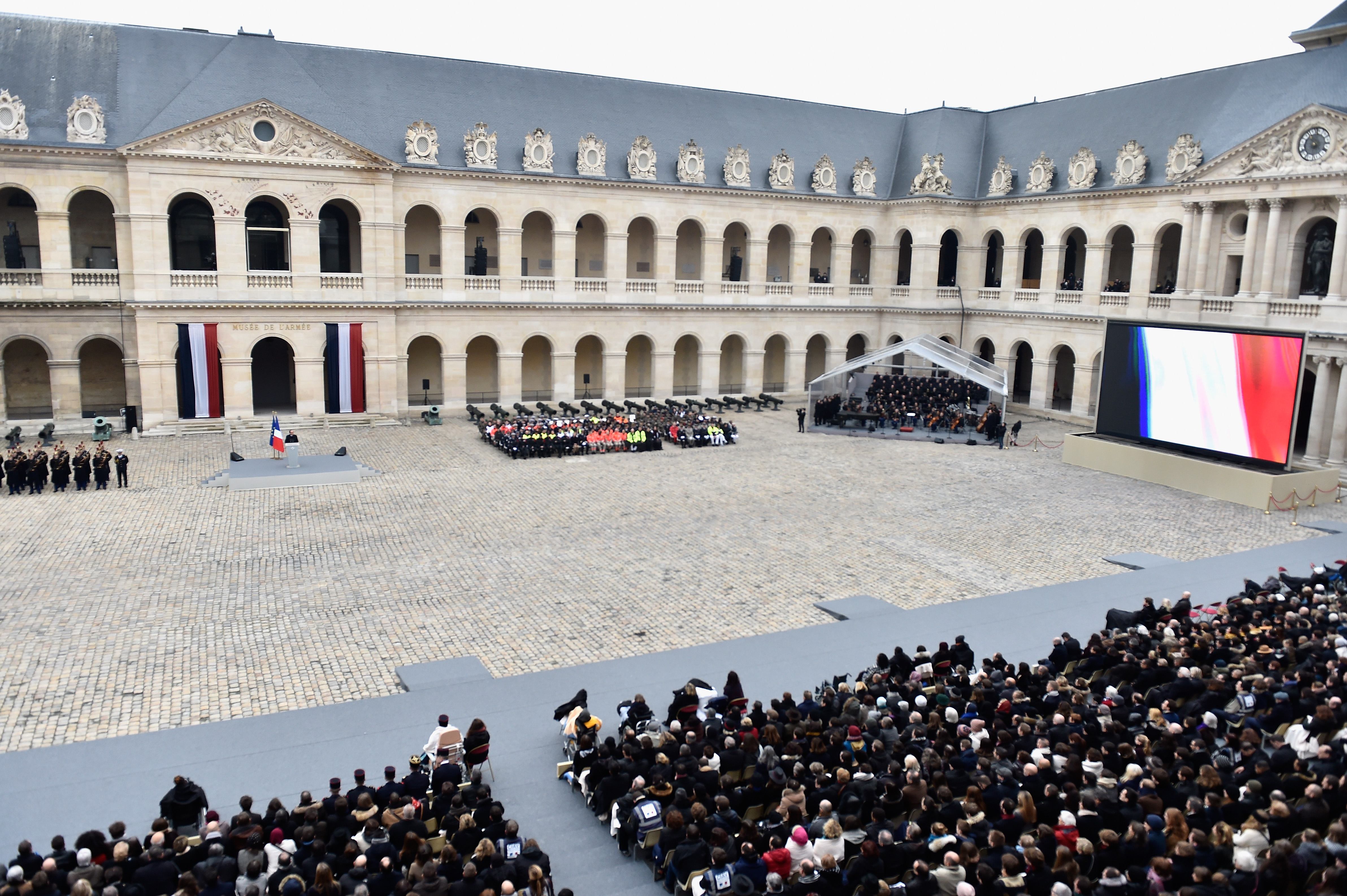Funeral ap&oacute;s ataques em Paris