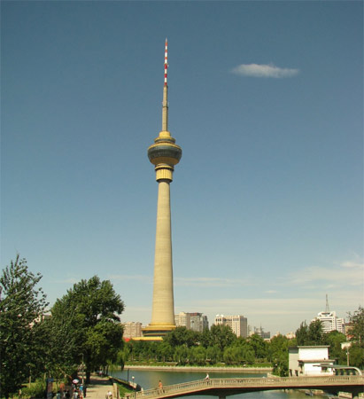10. China Central Tower. Inaugurada em 1992, a torre tem 387 metros de altura e fica em Pequim, na China. 10. China Central Tower. Inaugurada em 1992, a torre tem 387 metros de altura e fica em Pequim, na China.