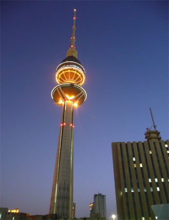 13. Liberation. Inaugurada também em 1996 na Cidade do Kuwait, no Kuwait. Tem 372 metros de altura. 13. Liberation. Inaugurada também em 1996 na Cidade do Kuwait, no Kuwait. Tem 372 metros de altura.