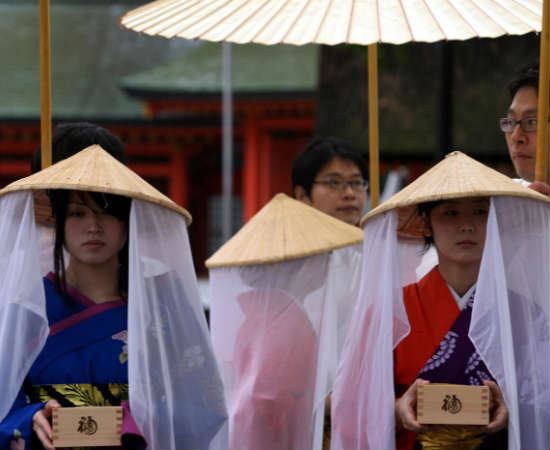 Rituais do arroz: as celebrações relacionadas ao crescimento, colheita e distribuição do arroz, que são um símbolo importante da identidade nacional do Japão, estão cada vez mais raros. O arroz é fortemente relacionado às raízes do país, inclusive religiosas: é um elemento importante do xintoísmo.