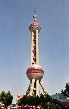 5. Oriental Pearl Tower. Inaugurada em 1995, em Xangai, na China. Tem 468 metros de altura. 5. Oriental Pearl Tower. Inaugurada em 1995, em Xangai, na China. Tem 468 metros de altura.