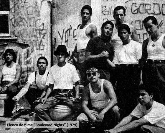 GUERRAS CÔMICAS E GANGUES VIOLENTAS: As comédias <i>Viva Max</i> (1969), de Jerry Paris, e <i>Bananas</i> (1971), de Woody Allen, mostram de forma cômica tentativas de revolução latina, em muitos momentos lembrando a jornada de Dom Quixote e Sancho Pança. No fim da década, sucessos como <i>The streets of L.A.</i> (1979) e <i>Boulevard nights</i> (1979) mostram a violência de gangues de latino-americanos que vivem em periferias de grandes cidades americanas. GUERRAS CÔMICAS E GANGUES VIOLENTAS: As comédias <i>Viva Max</i> (1969), de Jerry Paris, e <i>Bananas</i> (1971), de Woody Allen, mostram de forma cômica tentativas de revolução latina, em muitos momentos lembrando a jornada de Dom Quixote e Sancho Pança. No fim da década, sucessos como <i>The streets of L.A.</i> (1979) e <i>Boulevard nights</i> (1979) mostram a violência de gangues de latino-americanos que vivem em periferias de grandes cidades americanas.