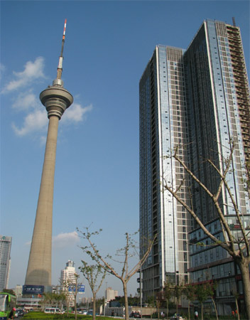 8. Tianjin Tower. A torre de 415 metros de altura existe desde 1991 em Tianjin, na China. Sim, mais uma que fica na China. 8. Tianjin Tower. A torre de 415 metros de altura existe desde 1991 em Tianjin, na China. Sim, mais uma que fica na China.