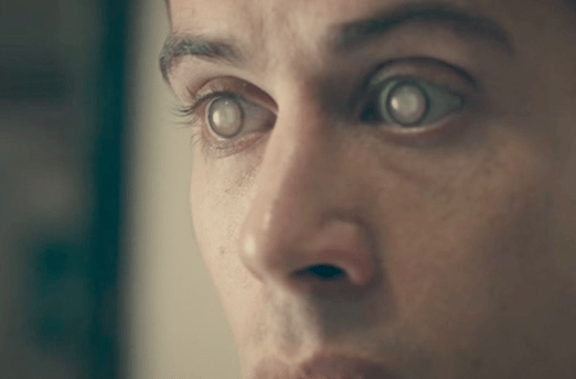 Vem aí: lentes de contato de realidade virtual