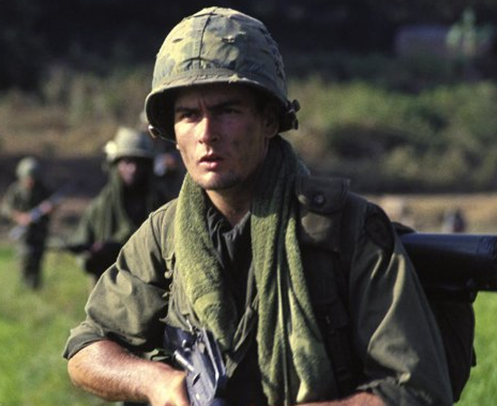 Por falar em voltas, Charlie Sheen era ator de respeito, astro do filme do ano, Platoon. #winning.