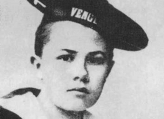 Isabelle Eberhardt começou a viajar pelo norte da África em 1890. Para isso, ela se vestia de homem e se apresentava como um muçulmano. Ela morreu jovem, aos 27 anos, mas nesse curto tempo viveu aventuras incríveis. Isabelle Eberhardt começou a viajar pelo norte da África em 1890. Para isso, ela se vestia de homem e se apresentava como um muçulmano. Ela morreu jovem, aos 27 anos, mas nesse curto tempo viveu aventuras incríveis.