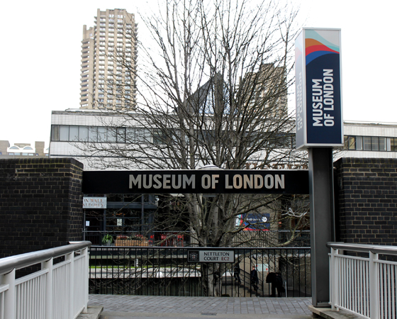 Museu de Londres, onde acontece a mostra 50 anos de Sherlock Holmes, que permanece em exposição até 12 de abril de 2015. Museu de Londres, onde acontece a mostra 50 anos de Sherlock Holmes, que permanece em exposição até 12 de abril de 2015.