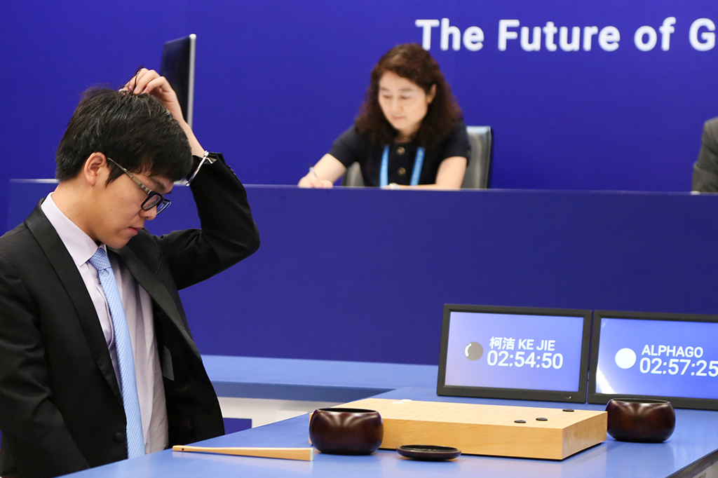 Campeão mundial de Go perde (por muito pouco) para robô do Google