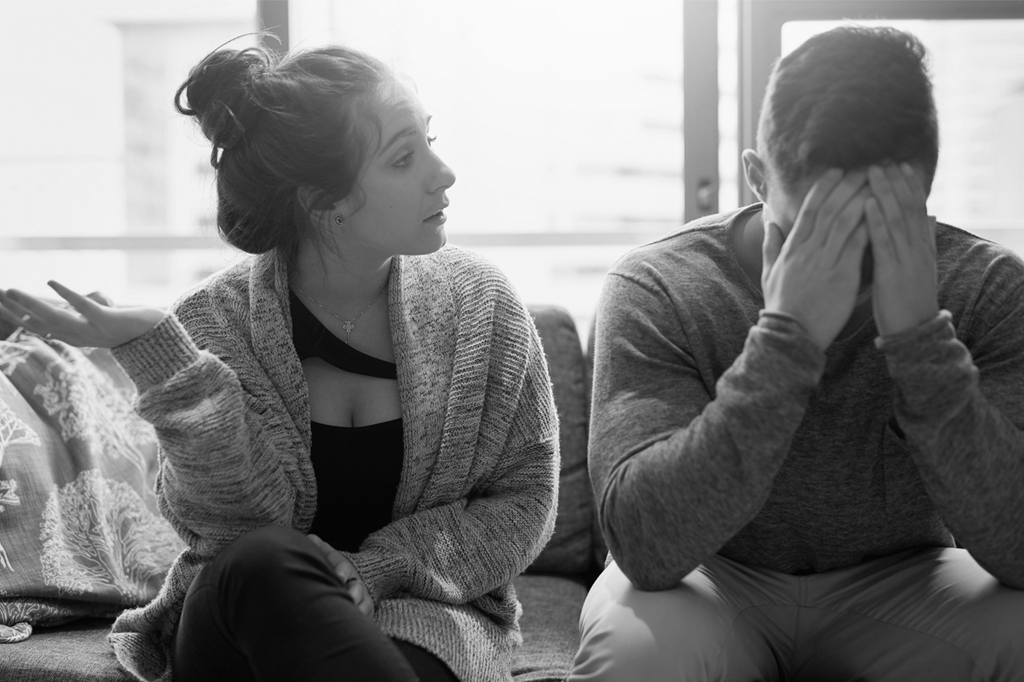 “Minha namorada vai se mudar no fim do ano e terminar comigo. Continuo namorando até lá?”