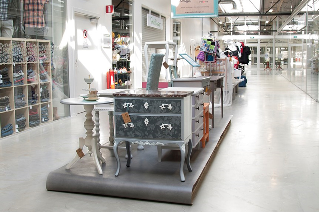 Conheça o shopping que só vende produtos reciclados