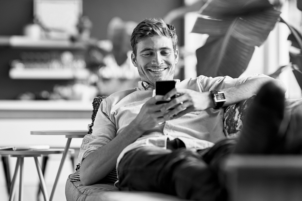 “Meu namorado se recusa a apagar o Tinder do celular. E agora?”