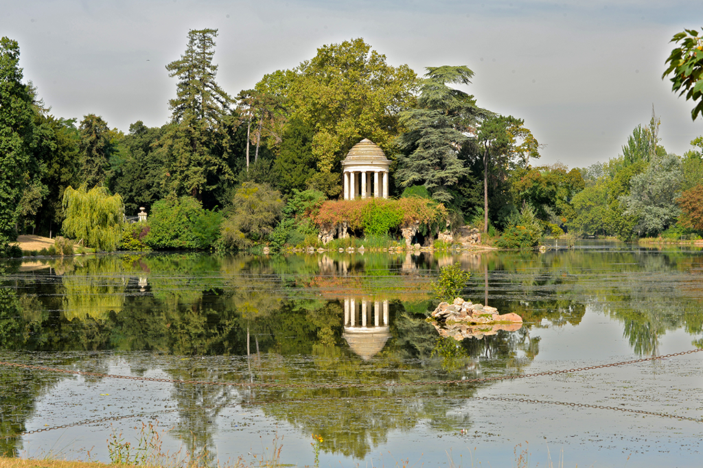 Parque em Paris terá área destinada ao nudismo