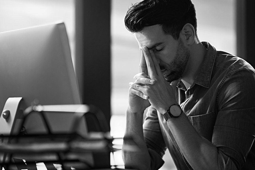 “Minha namorada quer morar junto, mas eu não tenho dinheiro para dividir as contas. E agora?”