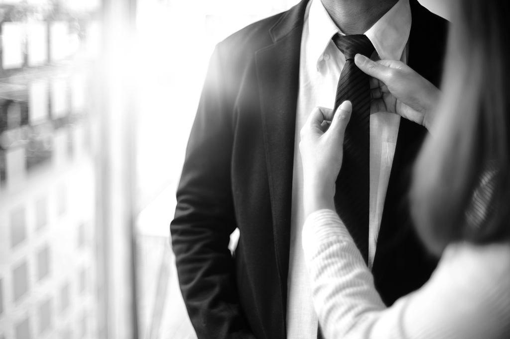 “Minha mulher quer que eu me fantasie do meu amigo na cama. E agora?”