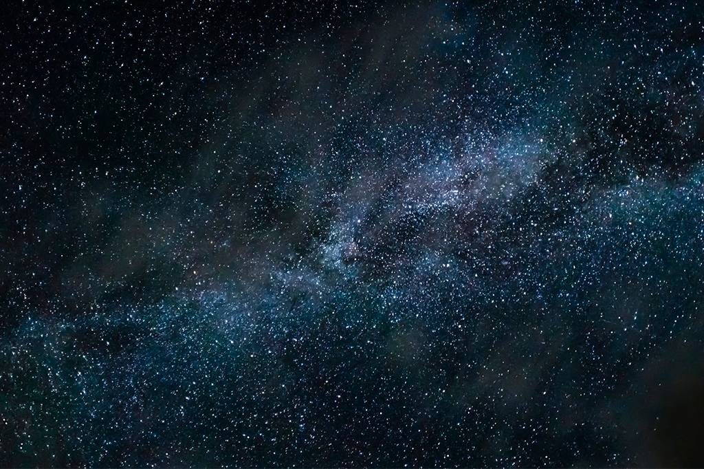 Se o universo é infinito, por que o céu não é todinho forrado de estrelas?