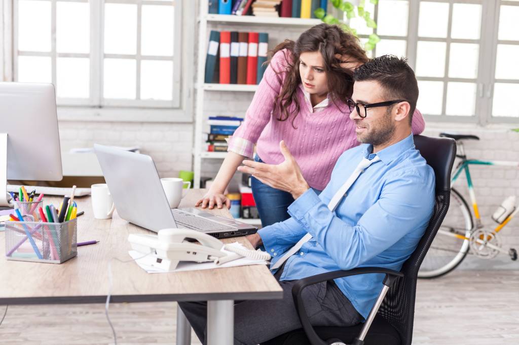 Reclamar sobre o trabalho com seus colegas pode melhorar o ambiente