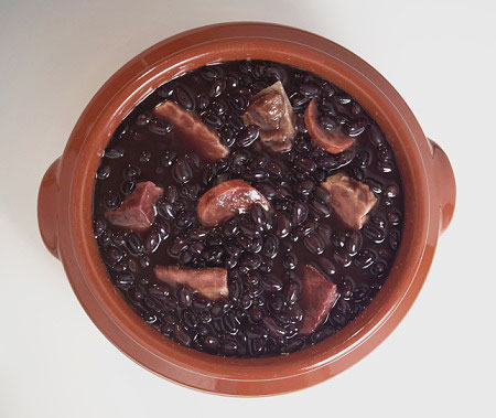 Por que sábado é dia de feijoada?