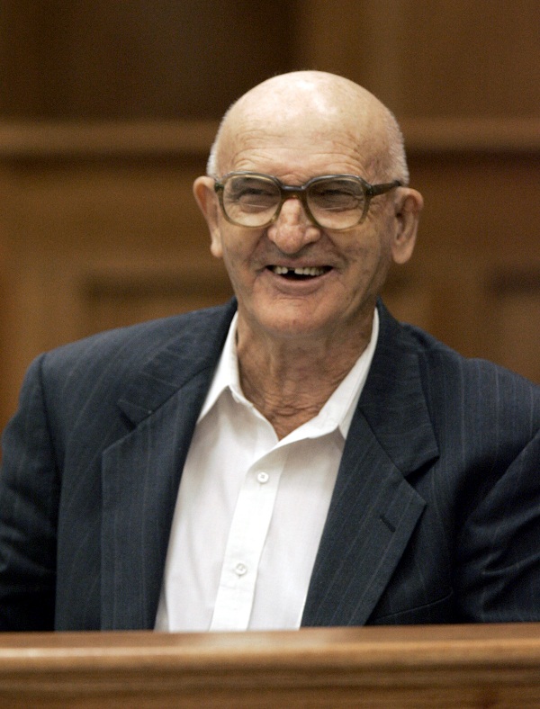 Por que os velhos carecas não têm rugas na cabeça?