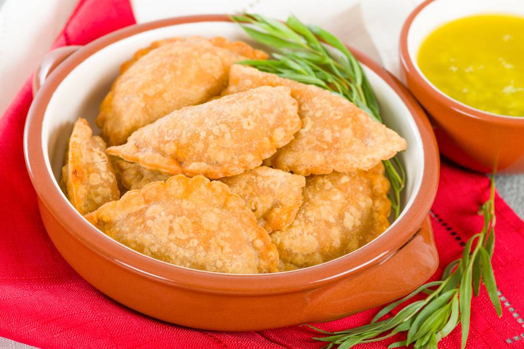 Qual é a origem do pastel?