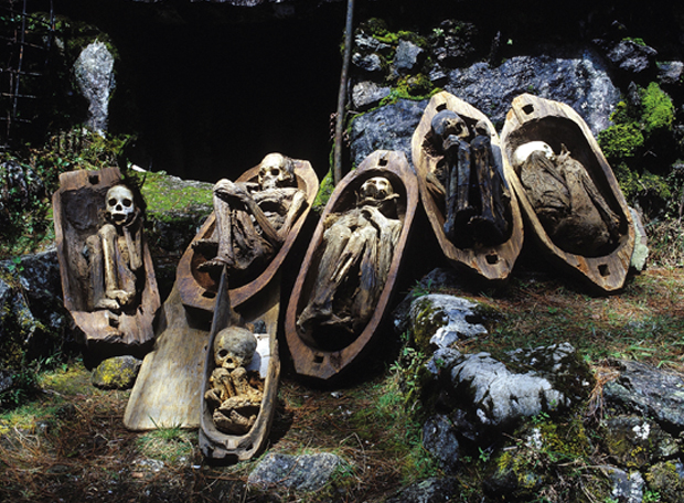 LUGARES SINISTROS 03 LUGARES SINISTROS 03