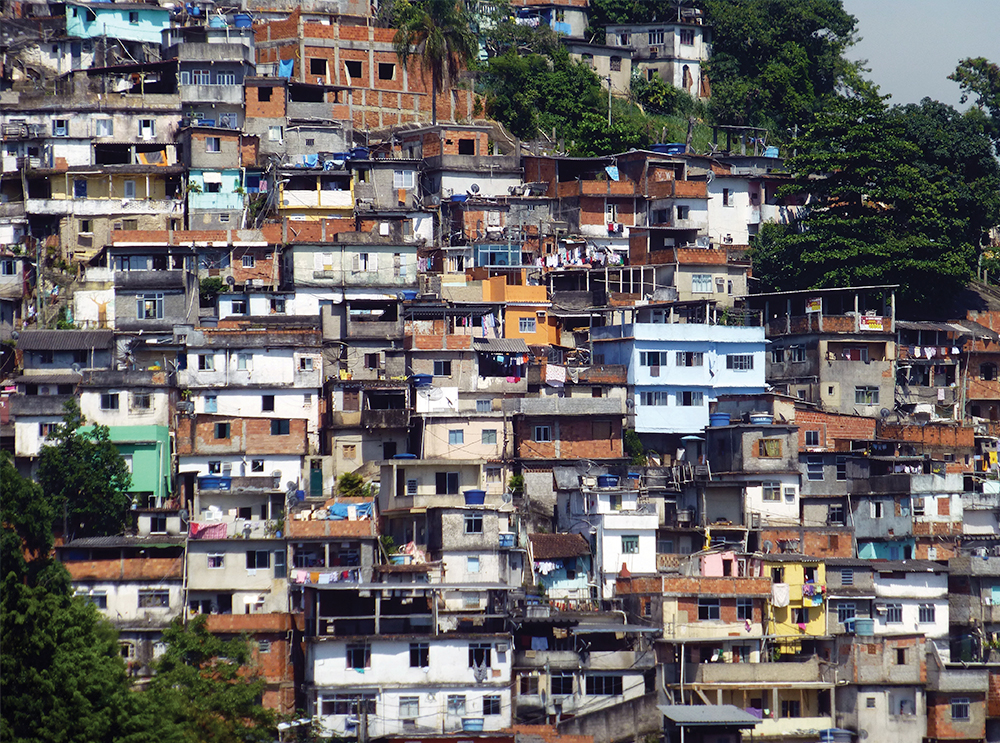 Qual cidade brasileira tem mais favelas?