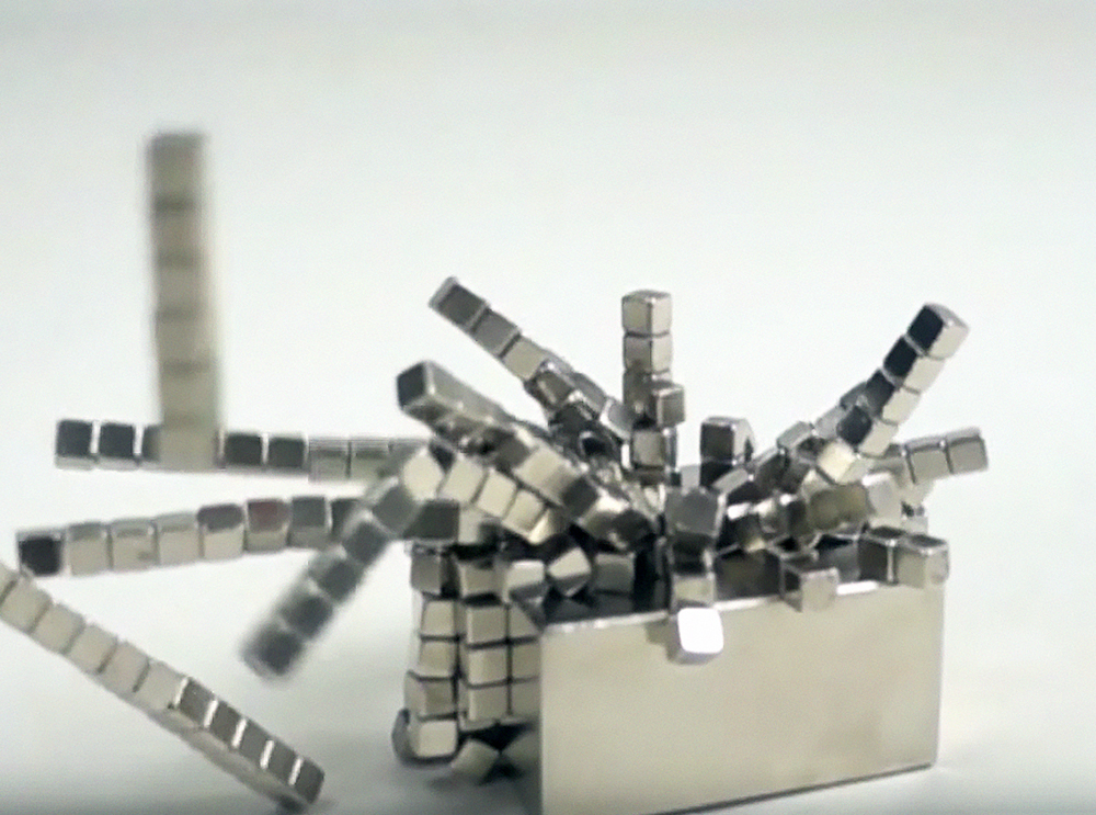 O terapêutico efeito de ver imãs se juntando