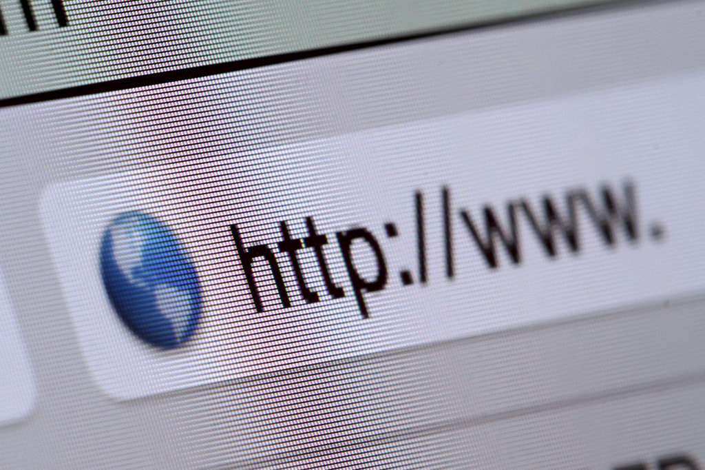 Como surgiram as siglas usadas na internet, como “www” e “http”?