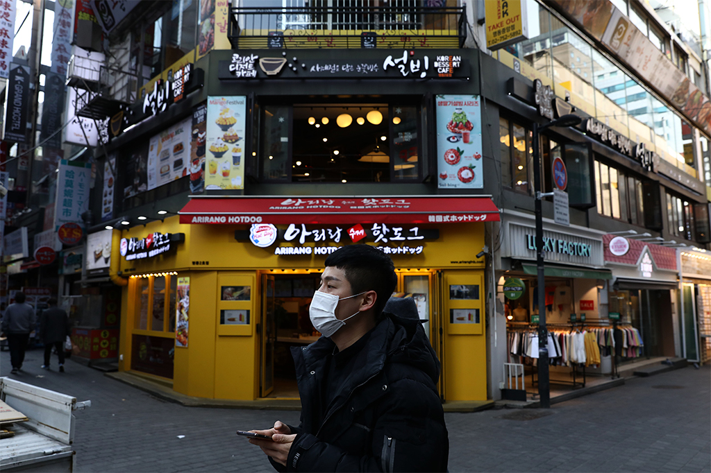 Reabertura de bares faz crescer casos de Covid-19 na Coreia do Sul