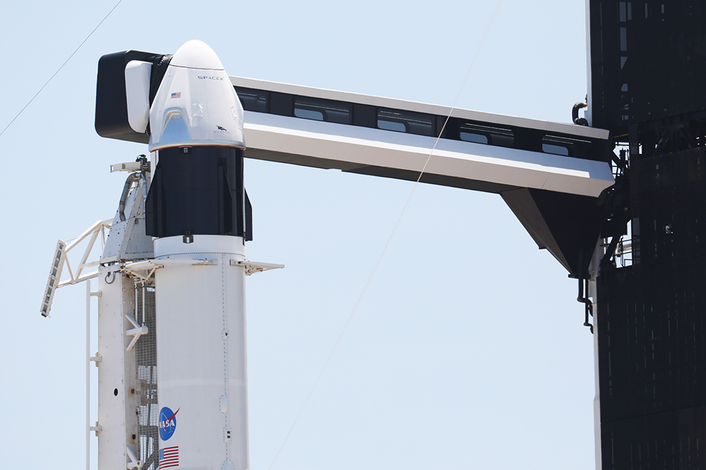 Missão tripulada da Nasa com a SpaceX finalmente decola