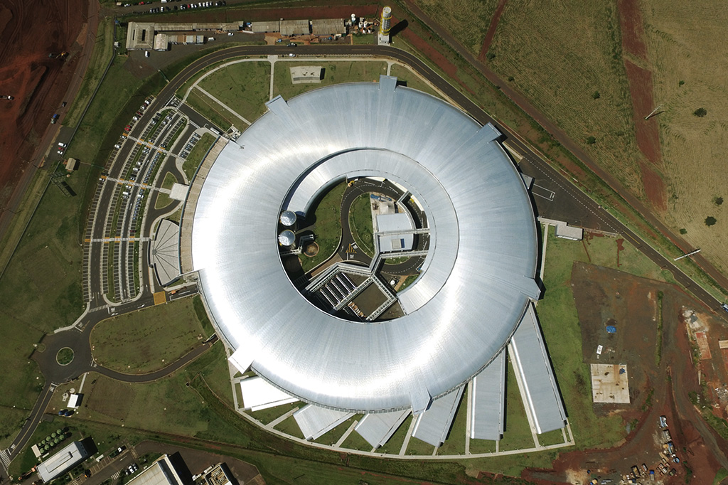 Acelerador de partículas brasileiro revela imagens de proteína do coronavírus