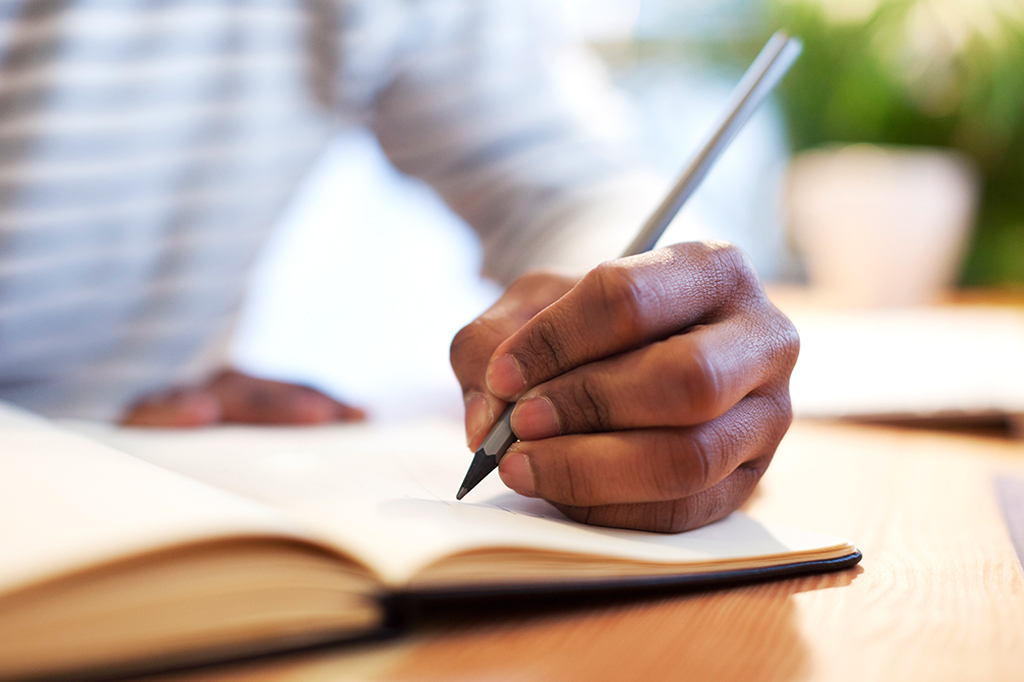 Estudo identifica 41 variações no genoma associadas a pessoas canhotas