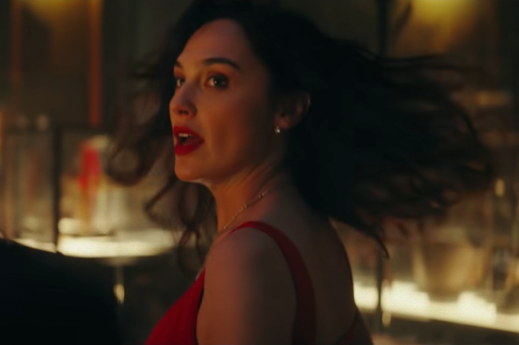 Atriz Gal Gadot em uma cena do filme 