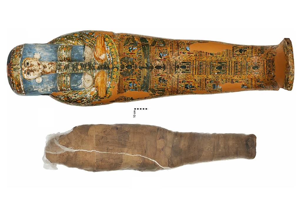 Arqueólogos encontram múmia revestida por carapaça de barro