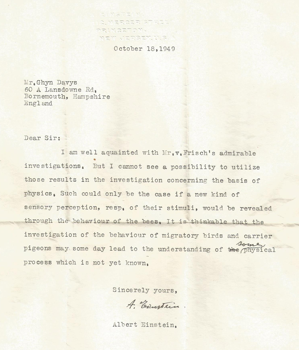 Carta Einstein Foto da carta escrita em máquina de escrever e assinada por Einstein.