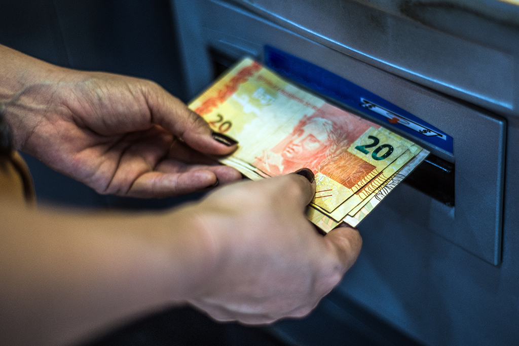 E se todo mundo no Brasil sacasse todo o dinheiro ao mesmo tempo?