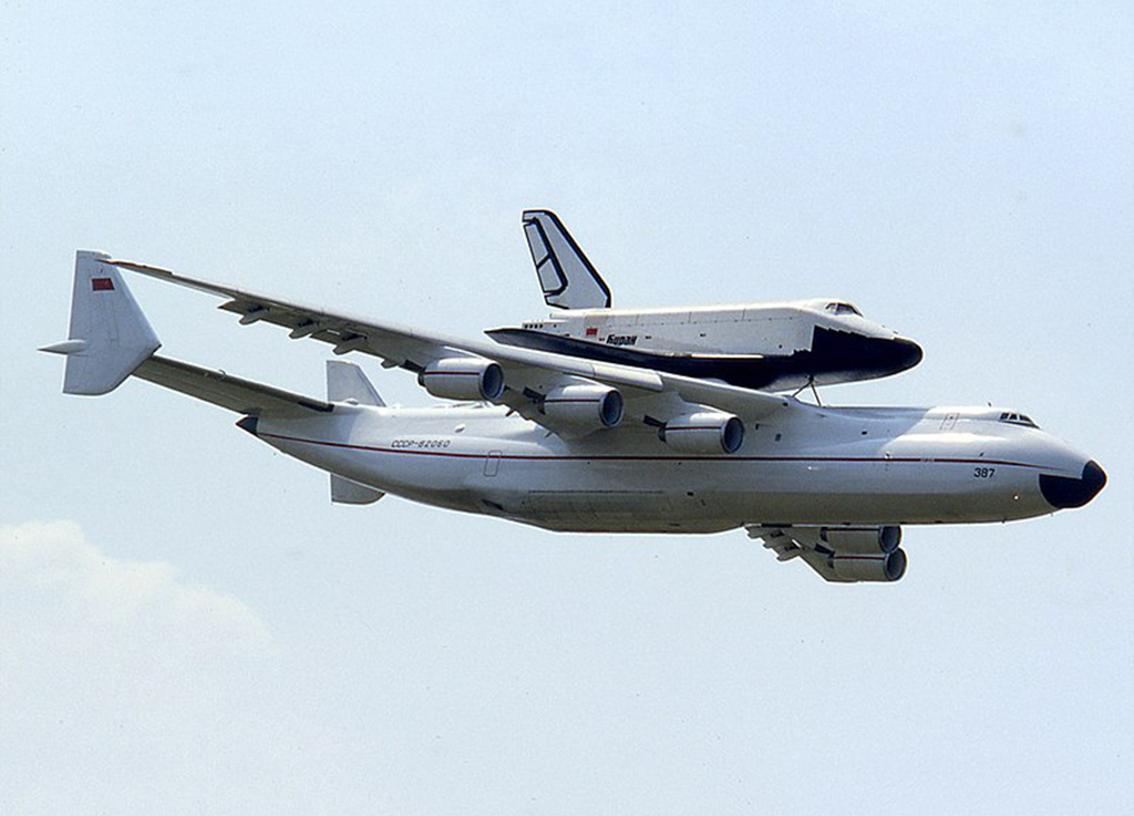 Antonov-225, destruído na Ucrânia, nasceu para carregar ônibus espacial soviético