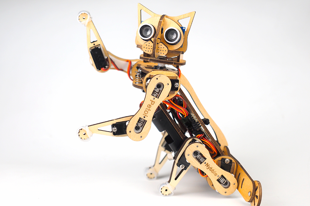 Um gato robótico para montar -e programar- em casa