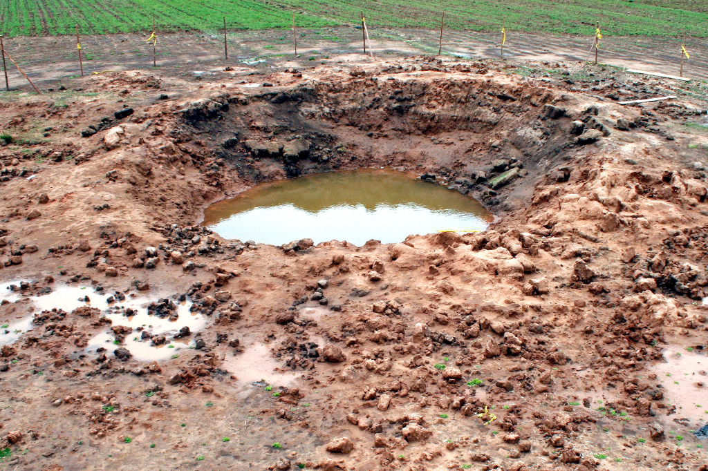 Deriva Continental Por que a Terra não é cheia de crateras, como a Lua 4 .