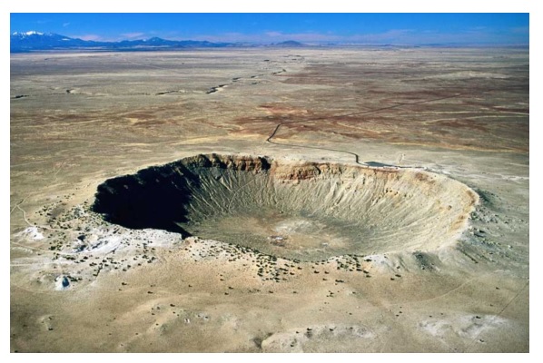 deriva – figura 4 “Meteor Crater”, a cratera onde o meteorito Canyon Diablo caiu há cerca de 50 mil anos no deserto do Arizona, EUA.