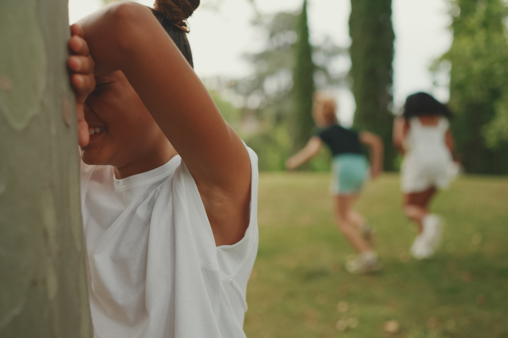 Por que, no esconde-esconde, as crianças sentem vontade de fazer xixi?