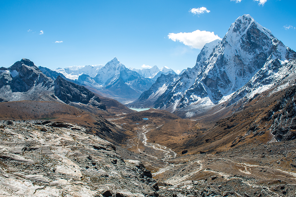 A placa tectônica indiana que gerou o Himalaia está se dividindo em duas