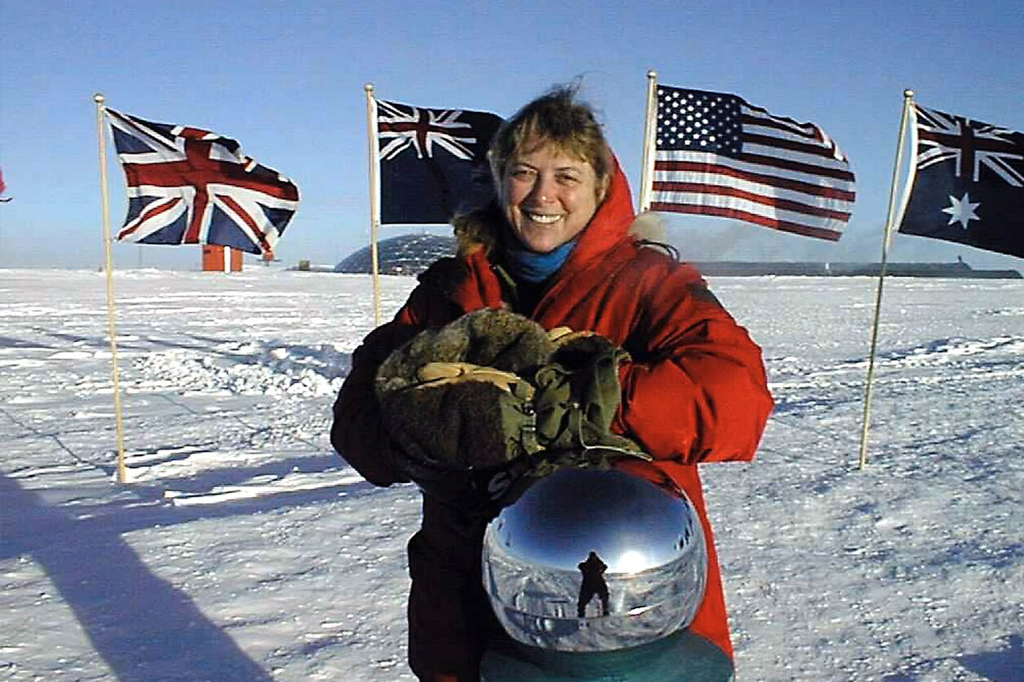3003-medico-expedicao-antartica-site(2) Jerri Nielsen fotografada no Polo Sul.