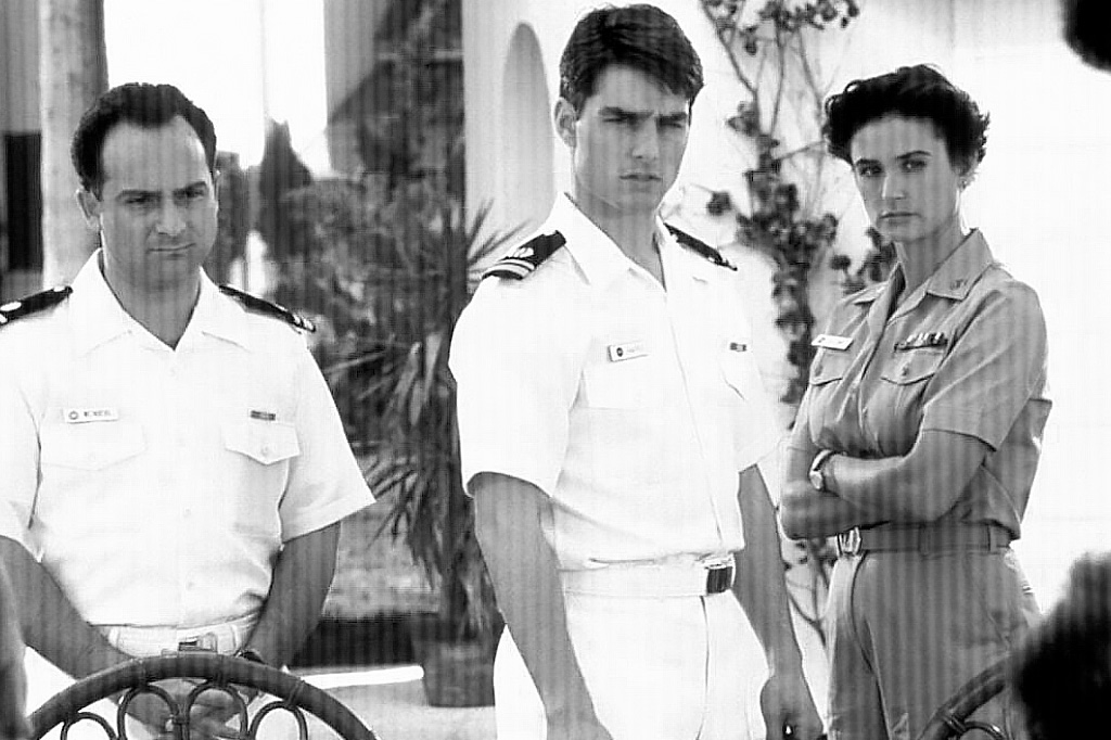 Cena do filme Quest&atilde;o de Honra (1992).