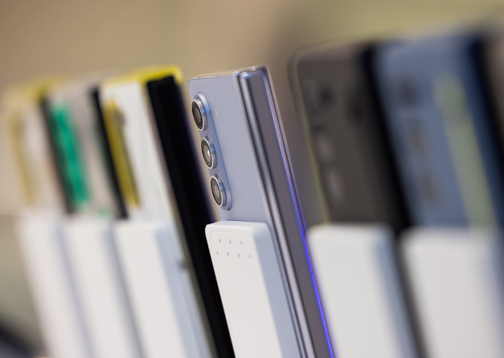 Samsung desbanca Apple e se torna a maior vendedora de celulares do mundo