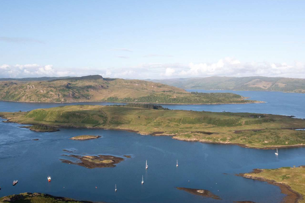 Sheik do Kuwait faz vaquinha para comprar ilha britânica e criar o próprio país