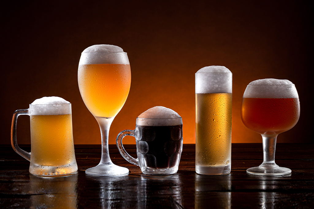 Qual o melhor copo para beber cerveja, de acordo com a matemática?