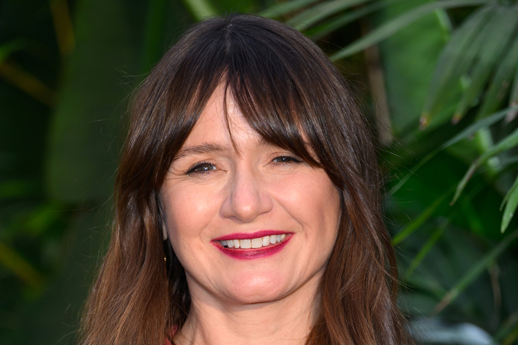 Foto da artista Emily Mortimer.