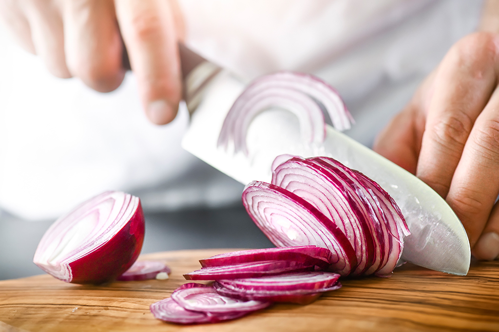 Como cortar cebola sem chorar, segundo a ciência