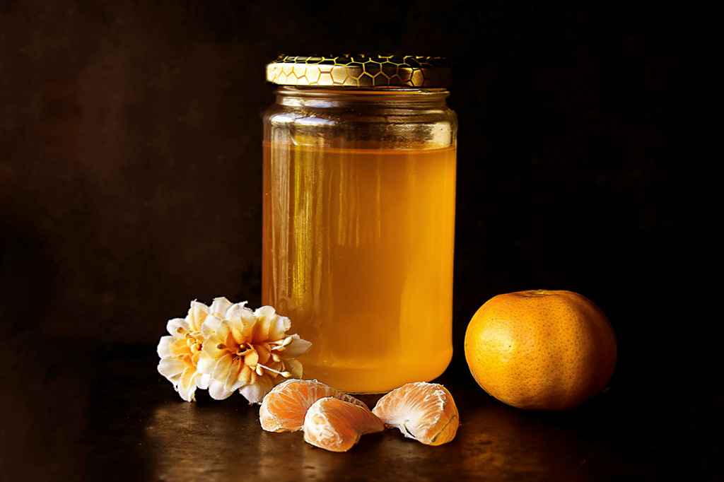 É verdade que não se pode comer mel com colher de metal?