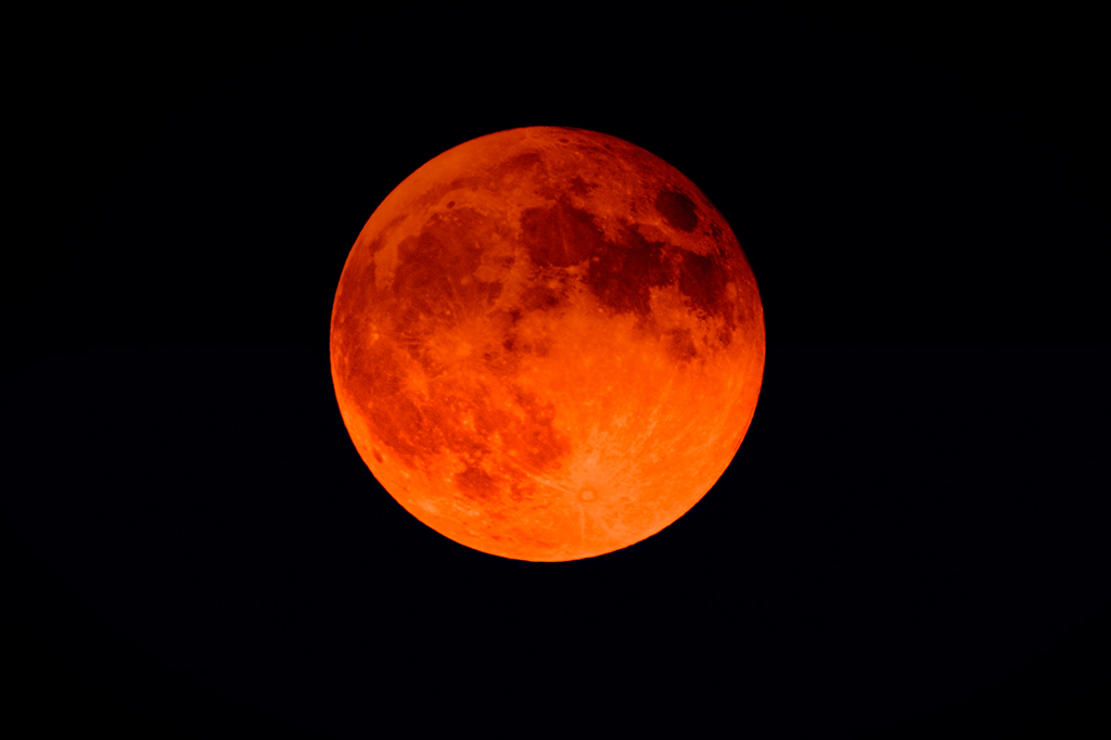 Lua de Sangue: eclipse lunar total acontece neste domingo (7). Saiba como ver